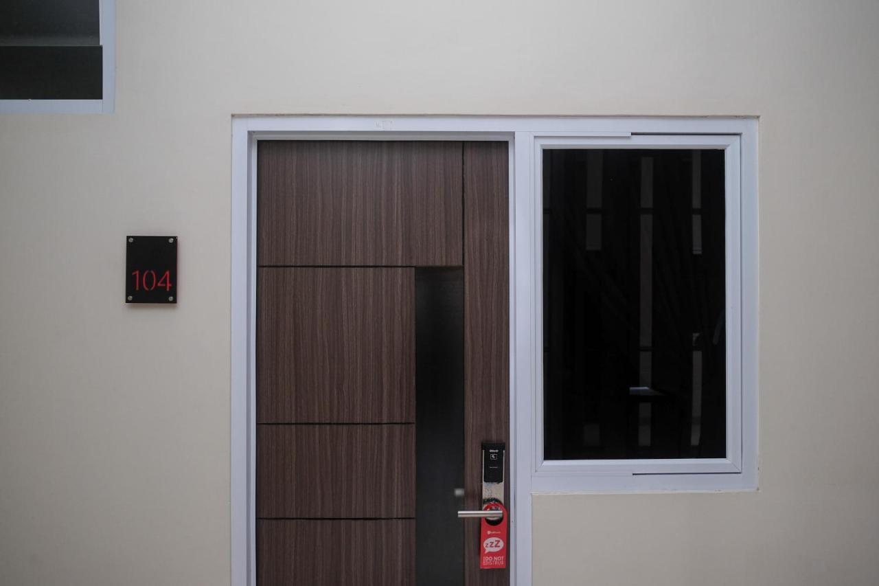 Reddoorz Plus Near Ums Solo 2 Bagian luar foto